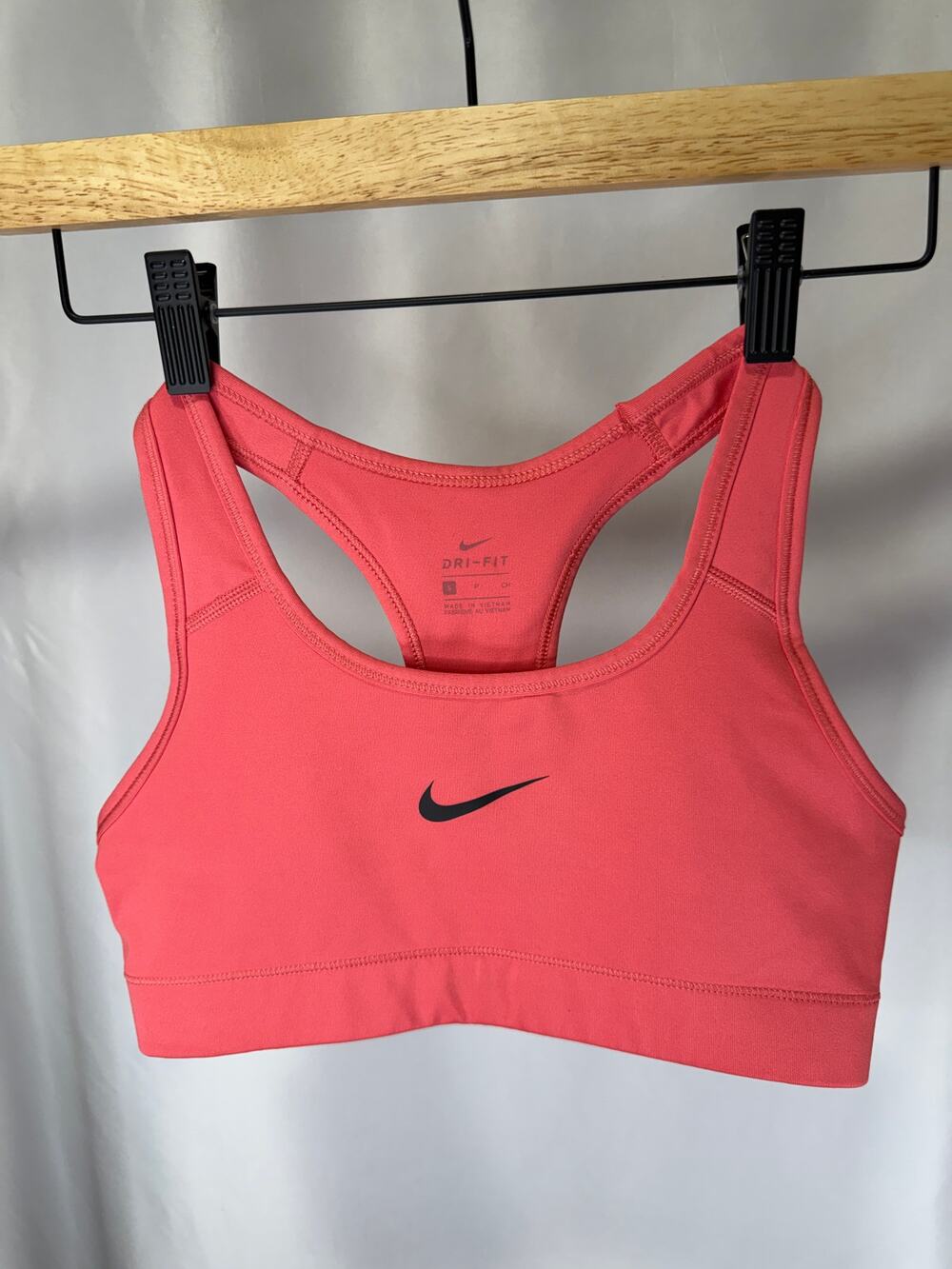 Nike Dri-FIT Women’s Sports Bra Size Small Coral Pink Racerback Swoosh